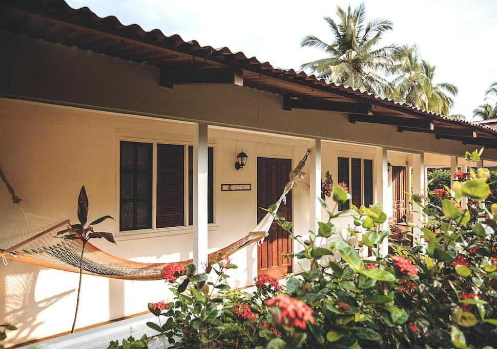 Encantada Ocean Cottages Esterillos Este Kültér fotó